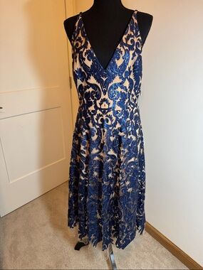 Dress the Population Blue Embroidered V-Neck Midi Dress